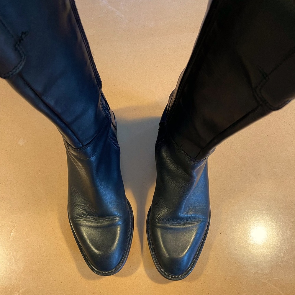 Amazing leather boots